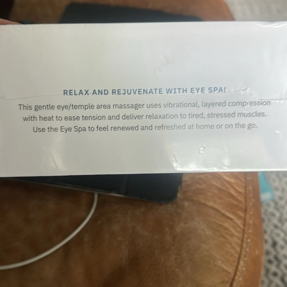 Eye Spa Wearable Massager